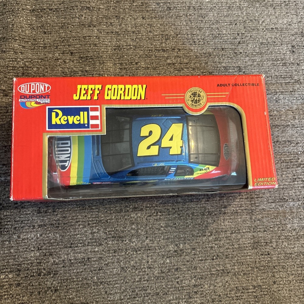 Vintage 1997 Revell Select Jeff Gordon 24 DuPont Racing 1/24 Scale Diecast